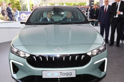 Cumhurbaşkanı Erdoğan, TOGG T10F modelini inceledi