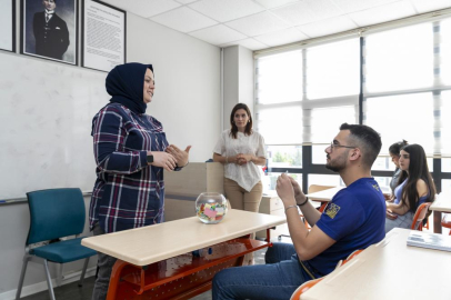 Mersin'de Yenişehir MERCEK Mesleki Eğitim Merkezi'nde işaret dili kursu başladı