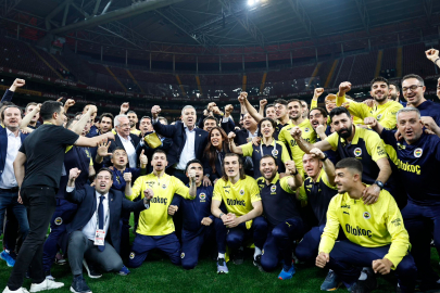 Fenerbahçe'den Galatasaray'a Sezen Aksu'lu gönderme