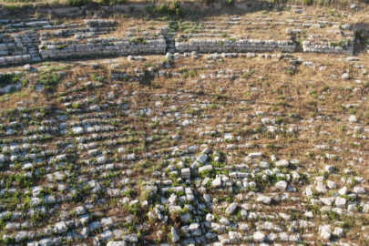 Antik kentteki tiyatro restorasyonla kültürel etkinliklere ev sahipliği yapacak