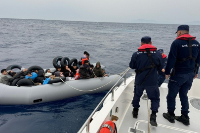 İzmir'in Urla ilçesi açıklarında 10 FETÖ üyesi Yunanistan'a kaçmaya çalışırken yakalandı