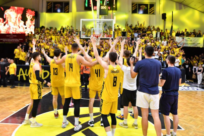 Mersin Büyükşehir Belediyesi Spor Kulübü TBL Play-Off'ta Şampiyonluğa yaklaşıyor