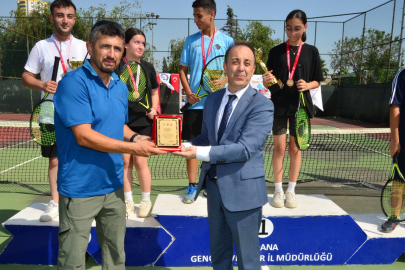 Adana’da Tenis Kursu ve Turnuvası düzenlendi