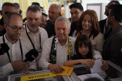 Fenerbahçe Başkan Adayı Aziz Yıldırım, seçimde oyunu kullandı