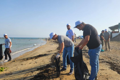 Adana Büyükşehir Belediyesi, Karataş sahilinde çevre temizliği etkinliği düzenledi