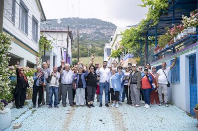 Mersin'de emekli evleri üyeleri Darısekisi Örnek Köyü'nü ziyaret etti