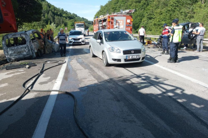 Sinop'ta trafik kazasında 2'si doktor 4 kişi hayatını kaybetti, 2 kişi yaralandı