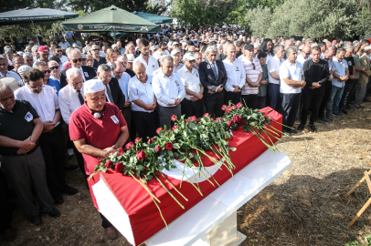 Kadın hastalıklarının duayen hocası Prof. Dr. Ali Ayhan'ın cenazesi defnedildi