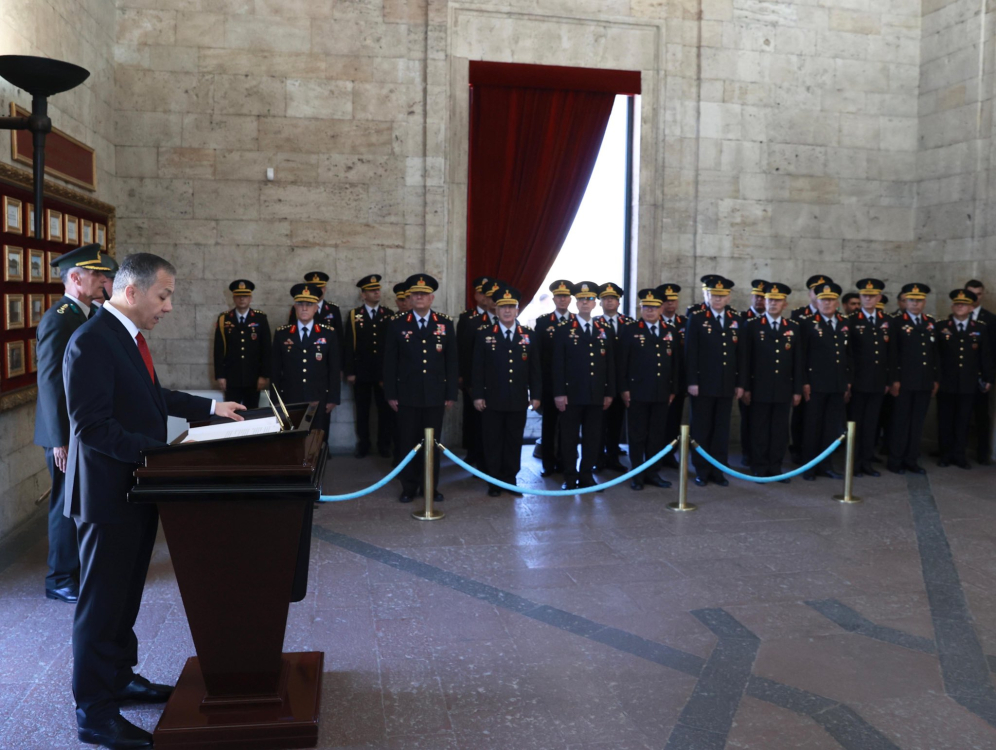 jandarma anıtkabir