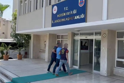 Mersin'de JASAT timleri aranan 2 kişiyi yakaladı