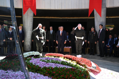 Dokuzuncu Cumhurbaşkanı Süleyman Demirel mezarı başında anıldı