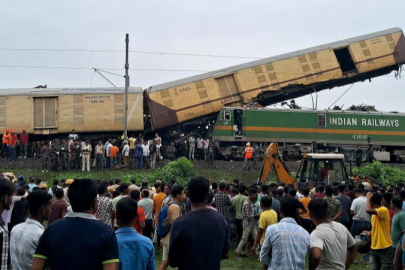 Hindistan’da tren kazası: 8 ölü, 60 yaralı