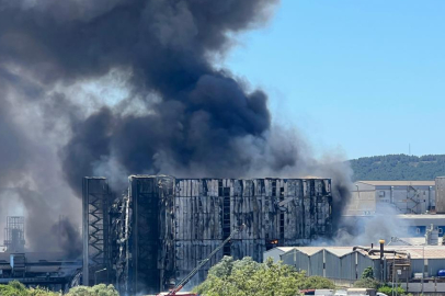 Tuzla'daki otomotiv fabrikasında çıkan yangın için İstanbul Valiliği açıklama yaptı