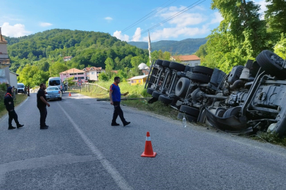 Sinop Türkeli'de LPG yüklü tanker devrildi