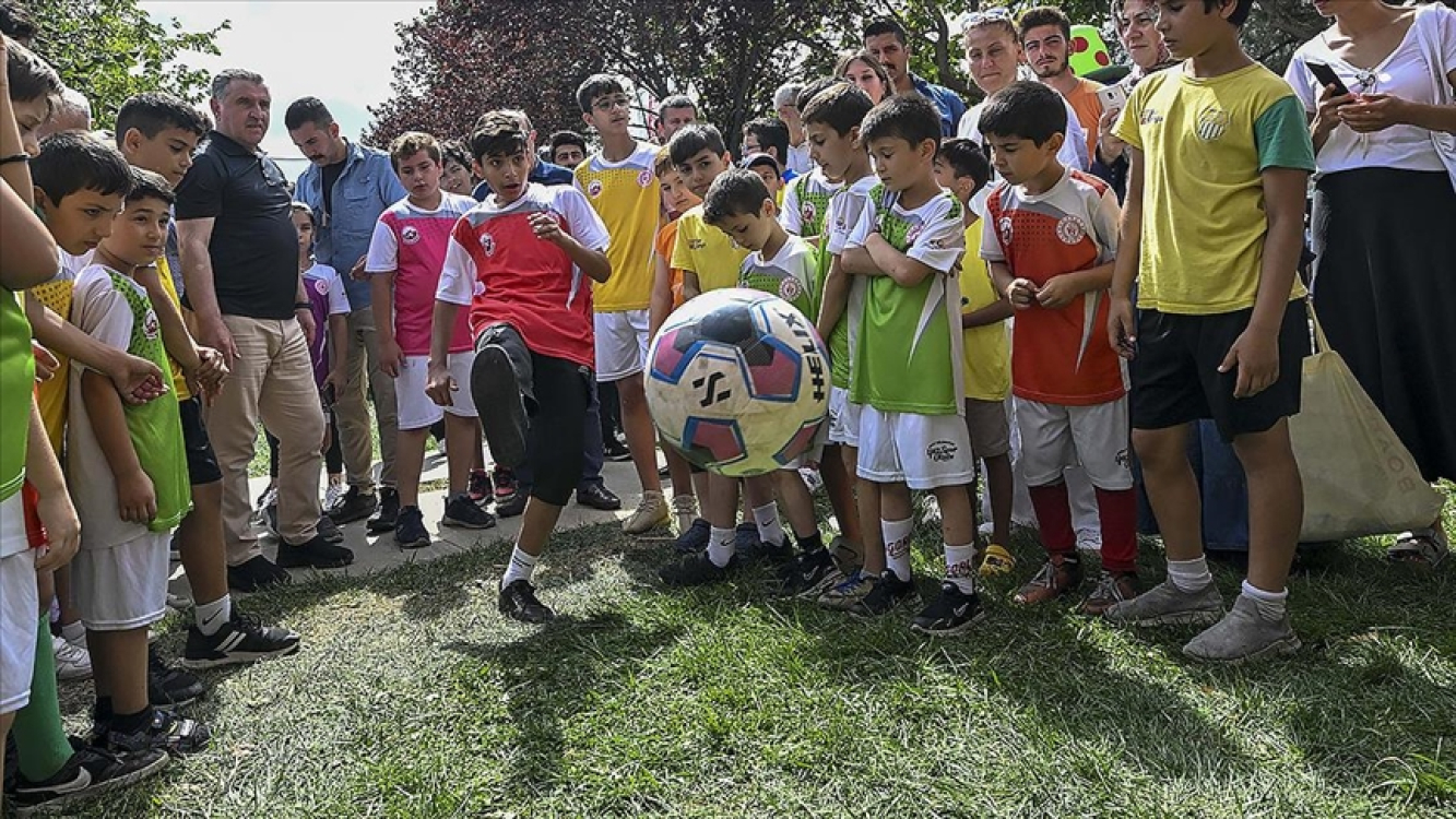 Gençlik ve Spor Bakanı Osman Aşkın Bak