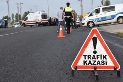 Bartın'da kavşakta meydana gelen trafik kazasında 3 kişi hayatını kaybetti