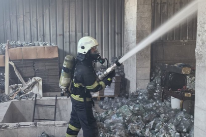 Hatay’da iş yerinde çıkan yangın maddi hasar oluştu