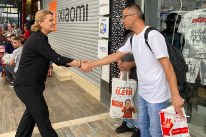 İzmit Belediyesi, emekçilere servis beklerken ikramlarını sürdürüyor