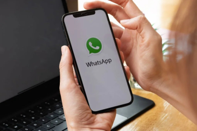 WhatsApp'a "Ben Sadece Bir Kızım" adında yeni çıkartma paketi eklendi!