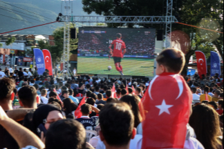 Adana'da Türkiye-Çekya maçı için dev ekran kurulacak