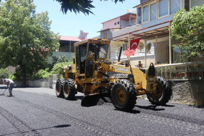 Pozantı Belediyesi asfaltlama çalışmalarına hız kesmeden devam ediyor