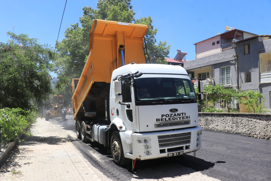 Pozantı Belediyesi asfaltlama çalışmalarına hız kesmeden devam ediyor 3