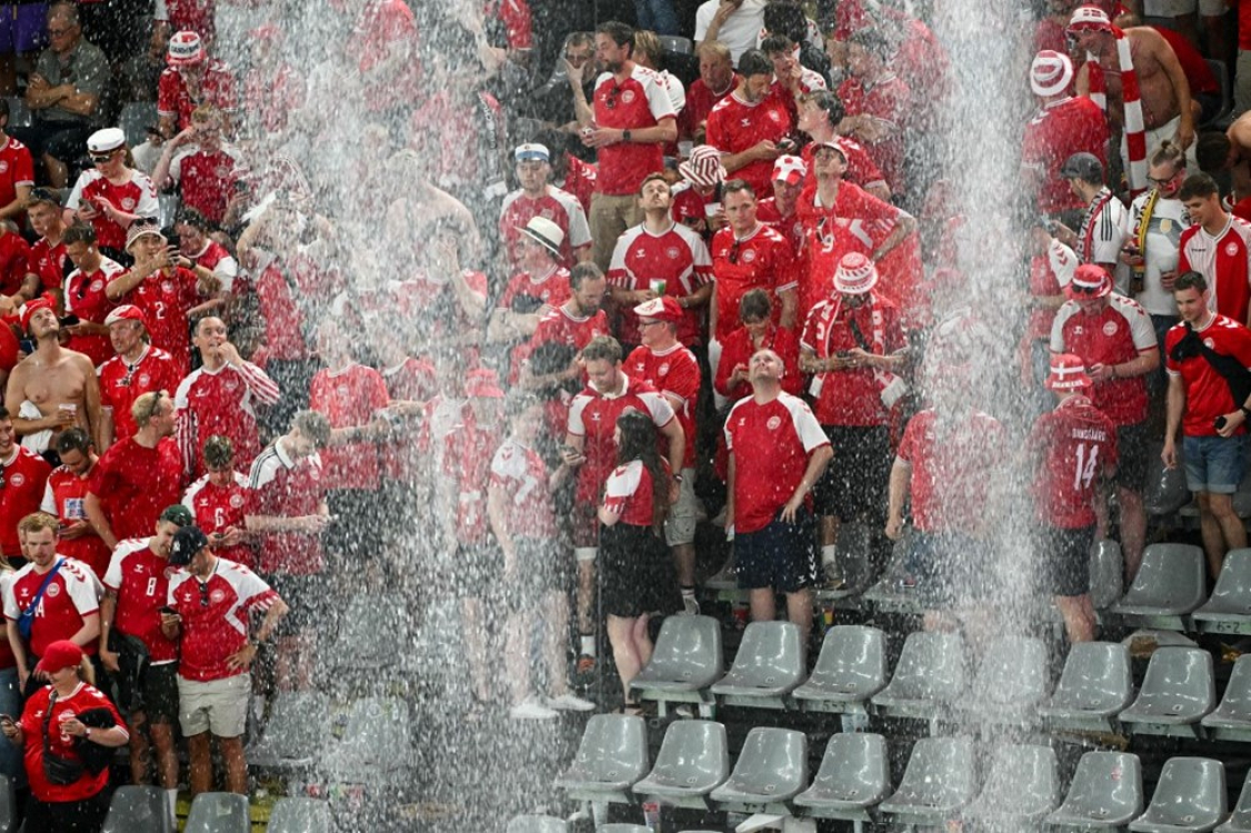 Almanya-Danimarka maçı yoğun yağış nedeniyle durduruldu 3