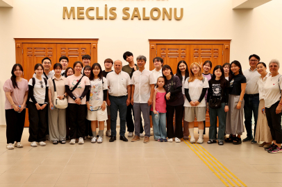 Yüreğir Belediye Başkanı Ali Demirçalı Güney Koreli gençleri ağırladı