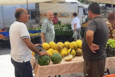 Yumurtalık Belediye Başkanı Erdinç Altıok Pazaryerinde vatandaşlarla bir araya geldi