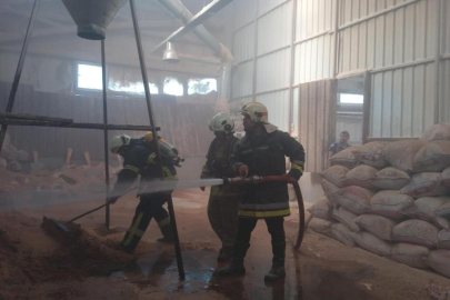 Hatay'daki marangoz atölyesi yangını itfaiye tarafından söndürüldü