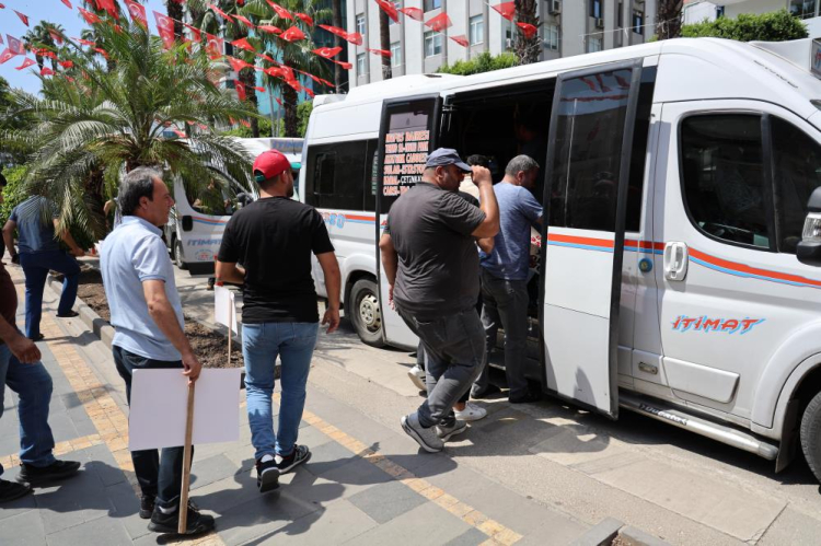 Adana'da dolmuşçular hat sorunu nedeniyle eylem yaptı 3