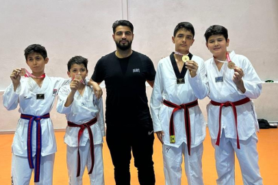 YayTanSay kulübü Minikler Türkiye Taekwondo Şampiyonası'nda madalyalara ambargo koydu