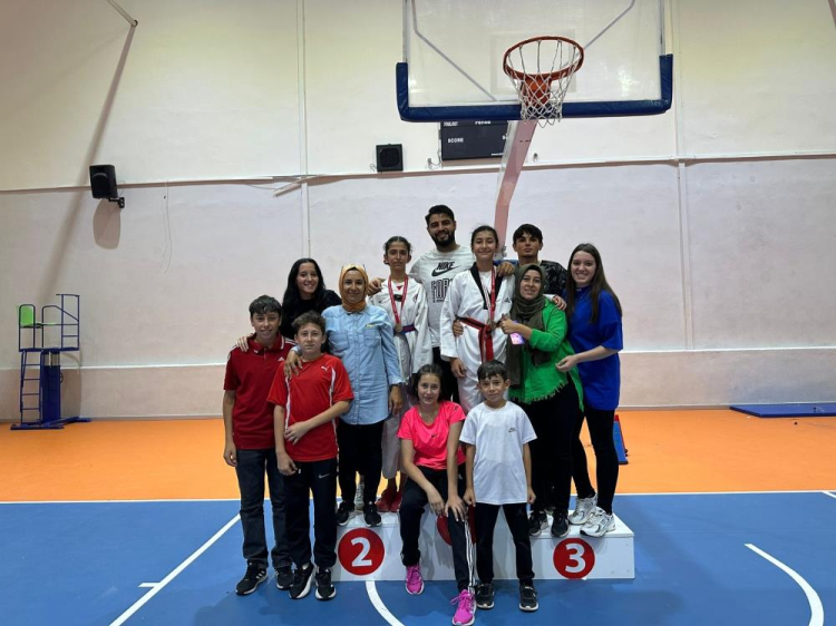 YayTanSay kulübü Minikler Türkiye Taekwondo Şampiyonası'nda madalyalara ambargo koydu 2