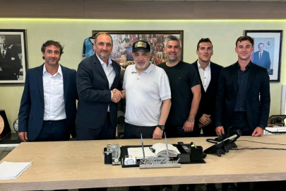 Adana Demirspor'da Michael Valkanis  imzayı attı