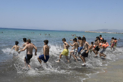 Kuşadası Belediyesi Nusaybinli çocukları ilk kez denizle buluşturdu