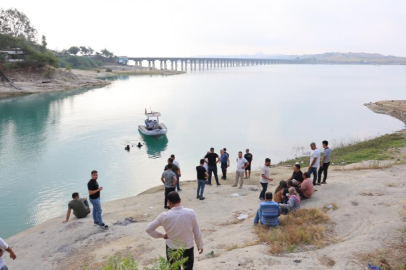 Sıcaklardan bunalıp göle giren genç boğuldu