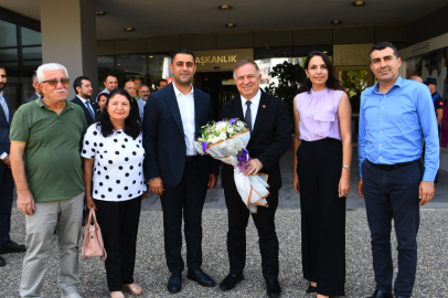 Gökan Zeybek Çukurova Belediye Başkanı Emrah Kozay’ı ziyaret etti