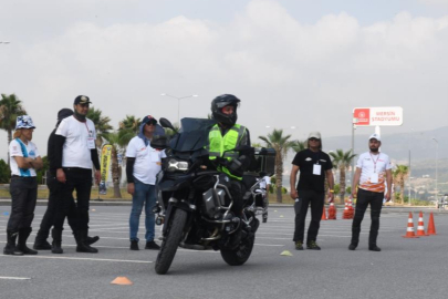 Mersin'de motosiklet sürücüleri güvenli sürüş eğitimi alıyor