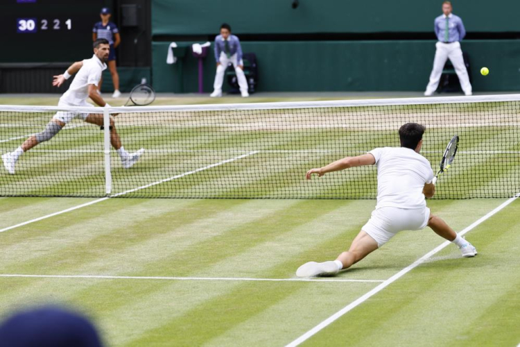 Alcaraz, Wimbledon'da tarihe geçti! Djokovic'i yenerek üst üste ikinci kez şampiyon oldu 3