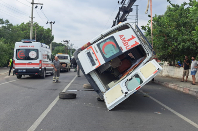 Hatay'da ambulans devrildi: 2 sağlık çalışanı yaralandı