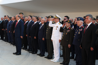 Bakan Güler, KKTC Kurucu Cumhurbaşkanı Denktaş ve Fazıl Küçük’ün kabrini ziyaret etti