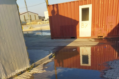 Hatay'daki konteyner kentte lağım suları hastalık tehlikesi yaratıyor