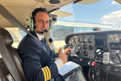 Tıp Fakültesini bırakıp Pilot oldu