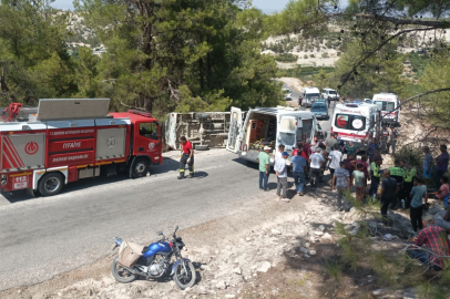 Mersin'de tarım işçilerini taşıyan minibüs devrildi: 7 yaralı