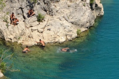 Mersin’in Yerköprü Şelalesi sıcak havalara rağmen yoğun ilgi görüyor