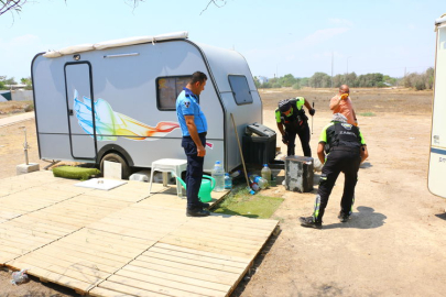 Antalya'da sahili işgal eden karavanlar kaldırıldı