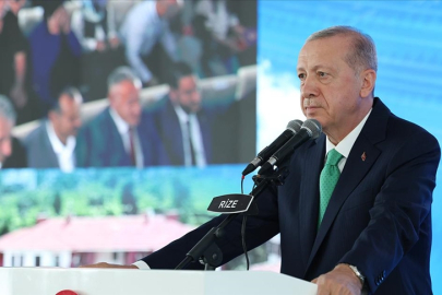 Cumhurbaşkanı Erdoğan Rize’de afet konutlarının anahtarlarını teslim etti