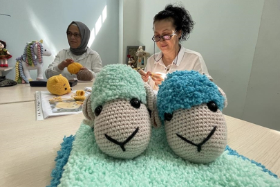 Dörtyol'da kadınlar kursla  amigurumi bebek yapımını öğreniyor