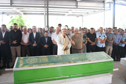 Başkan Uludağ’ın Ablası Feride Topal son yolculuğuna uğurlandı