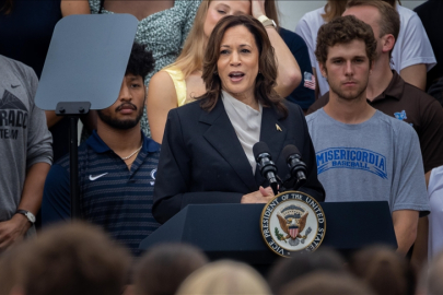 Kamala Harris'in başkan yardımcılığı adayı listesi şekilleniyor